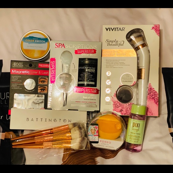 Lot of ‘high end’ palettes and other products